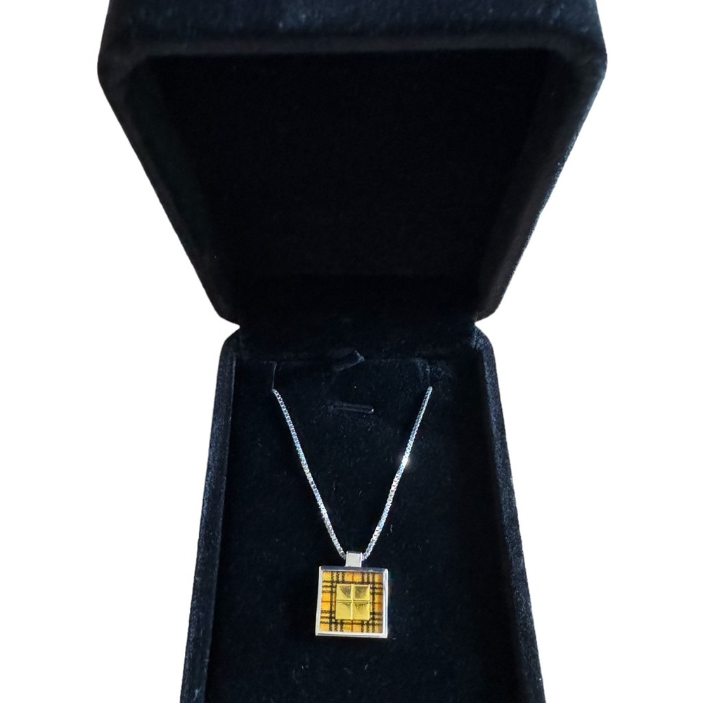 Authentic vintage Burberry necklace - Picture 1 of 5